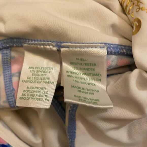 Lilly Pulitzer Luxletic Weekender High Rise Leggings in “Pop Up Got Your Back” - Picture 4 of 9